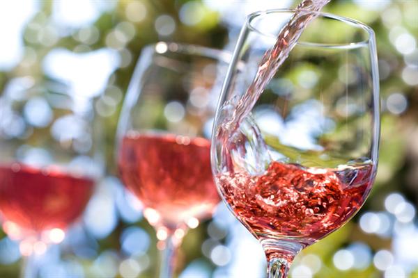 Cómo los vinos rosados han pasado de ser ninguneados a unos de los más buscados | El magazine de vinos, gastronomía y lifestyle para las mentes inquietas