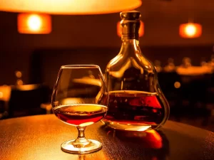 Que diferencia hay entre brandy y coñac