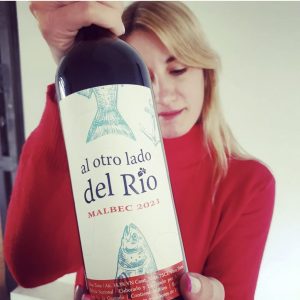 Lanzamiento: Al otro lado del río