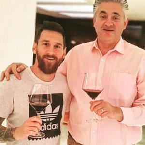 La fuerza de una marca que se aplica desde unas zapatillas, a una botella de vino