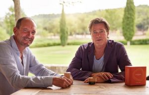 Brad Pitt lanzó una línea de cosméticos a base de uvas junto al bodeguero francés Marc Perrin
