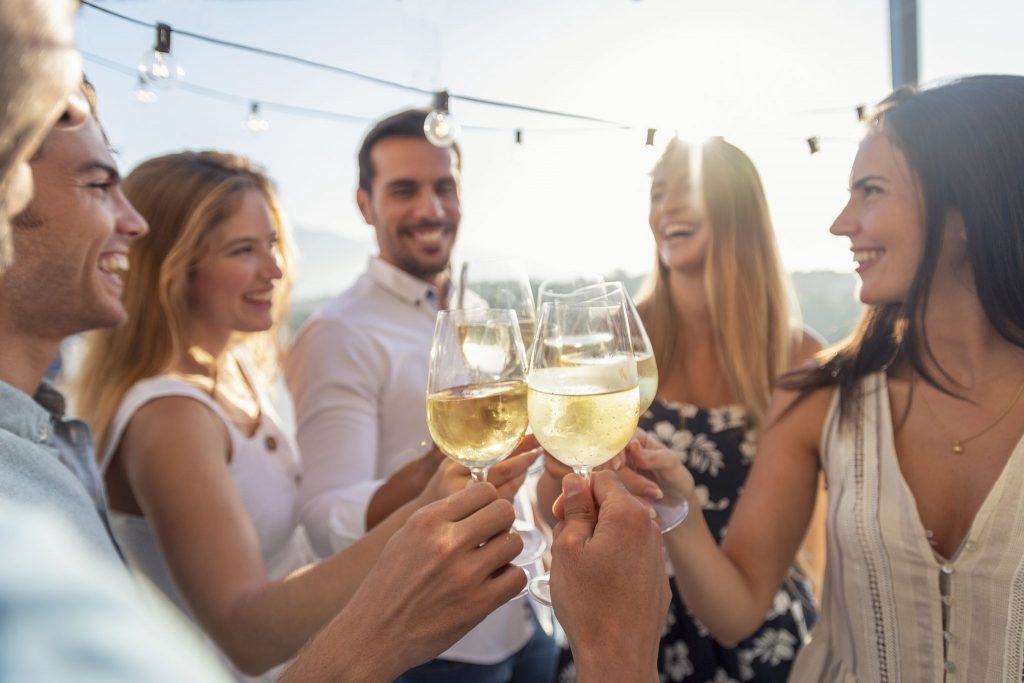 El vino blanco no para de crecer, ya representa el 50% de la producción de vino total en el mundo | El magazine de vinos, gastronomía y lifestyle para las mentes inquietas