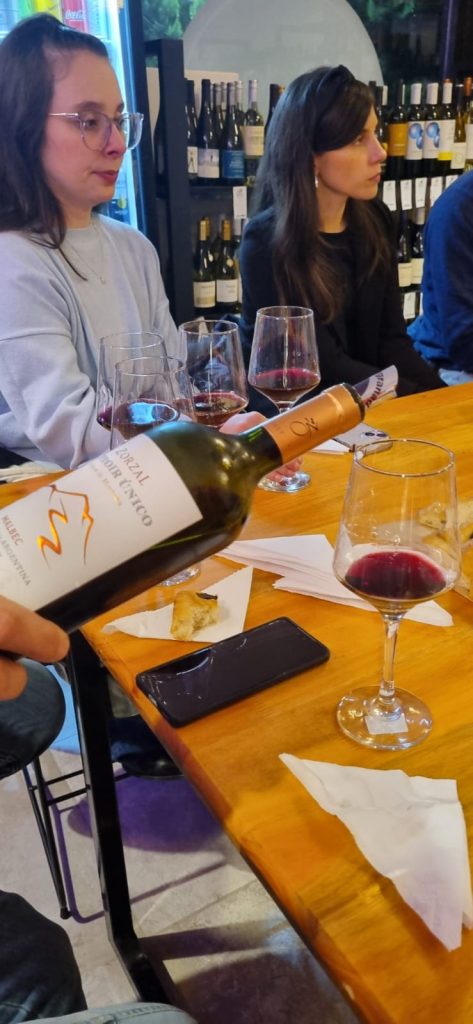 Juan Pablo Michelini en Lo de Granado: una masterclass con el vino como protagonista Juan Pablo Michelini en Lo de Granado: una masterclass con el vino como protagonista | El magazine de vinos, gastronomía y lifestyle para las mentes inquietas
