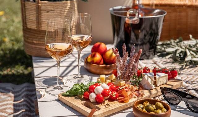 Cocina liviana, vinos frescos: el nuevo lenguaje de la mesa